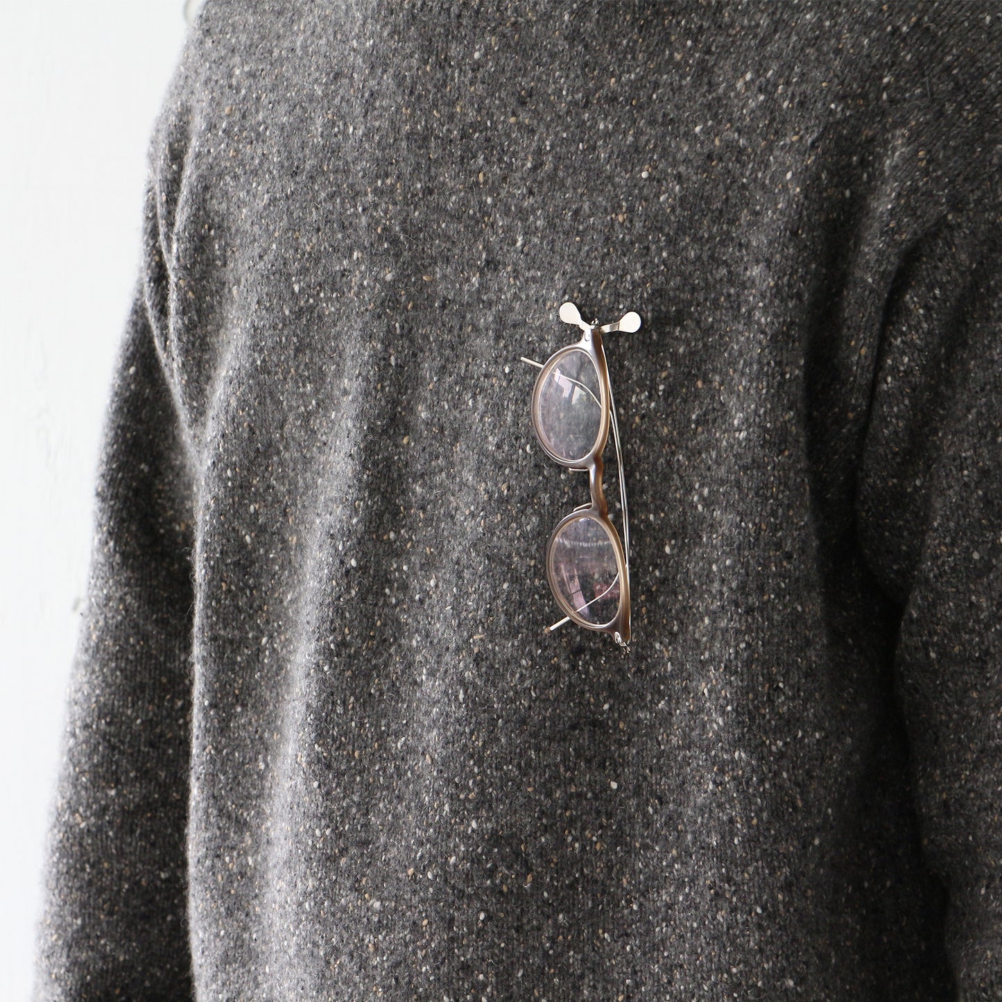 Magnetic Eyeglasses Holder chacoal マグネティック アイグラスホルダー クローム