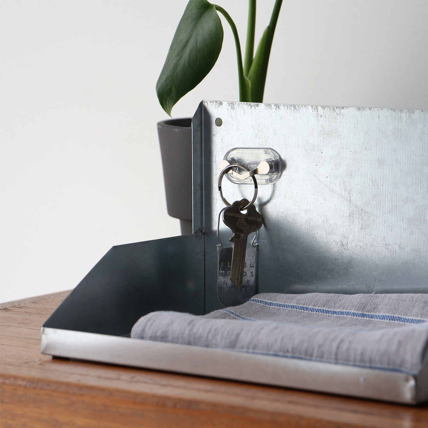Magnetic Eyeglasses Holder chacoal マグネティック アイグラスホルダー クローム