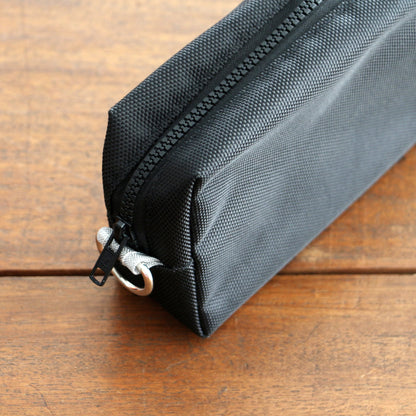 Solid Pouch M black ソリッドポーチ  M ブラック