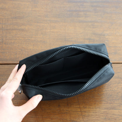 Solid Pouch M black ソリッドポーチ  M ブラック