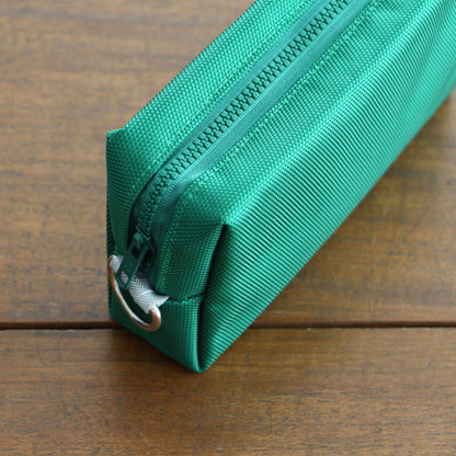 Solid Pouch M green ソリッドポーチ M  グリーン