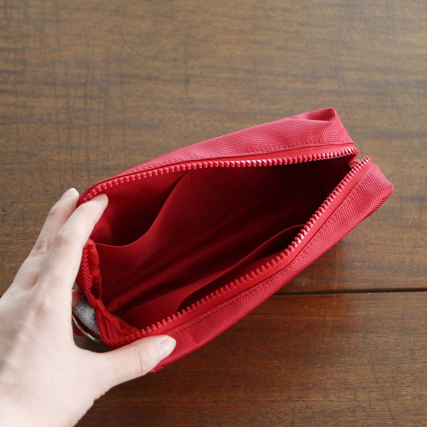 Solid Pouch M red ソリッドポーチ  M レッド