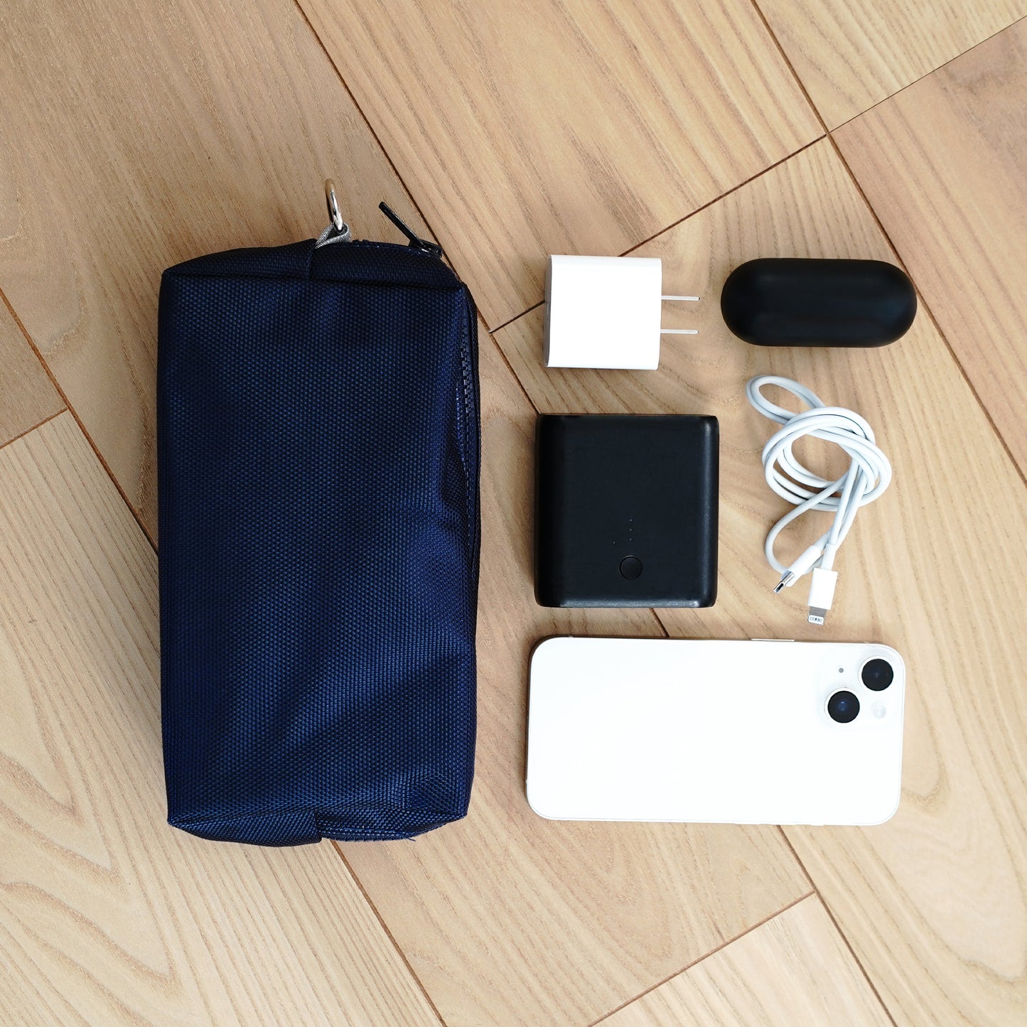 Solid Pouch M navy ソリッドポーチ  M ネイビー